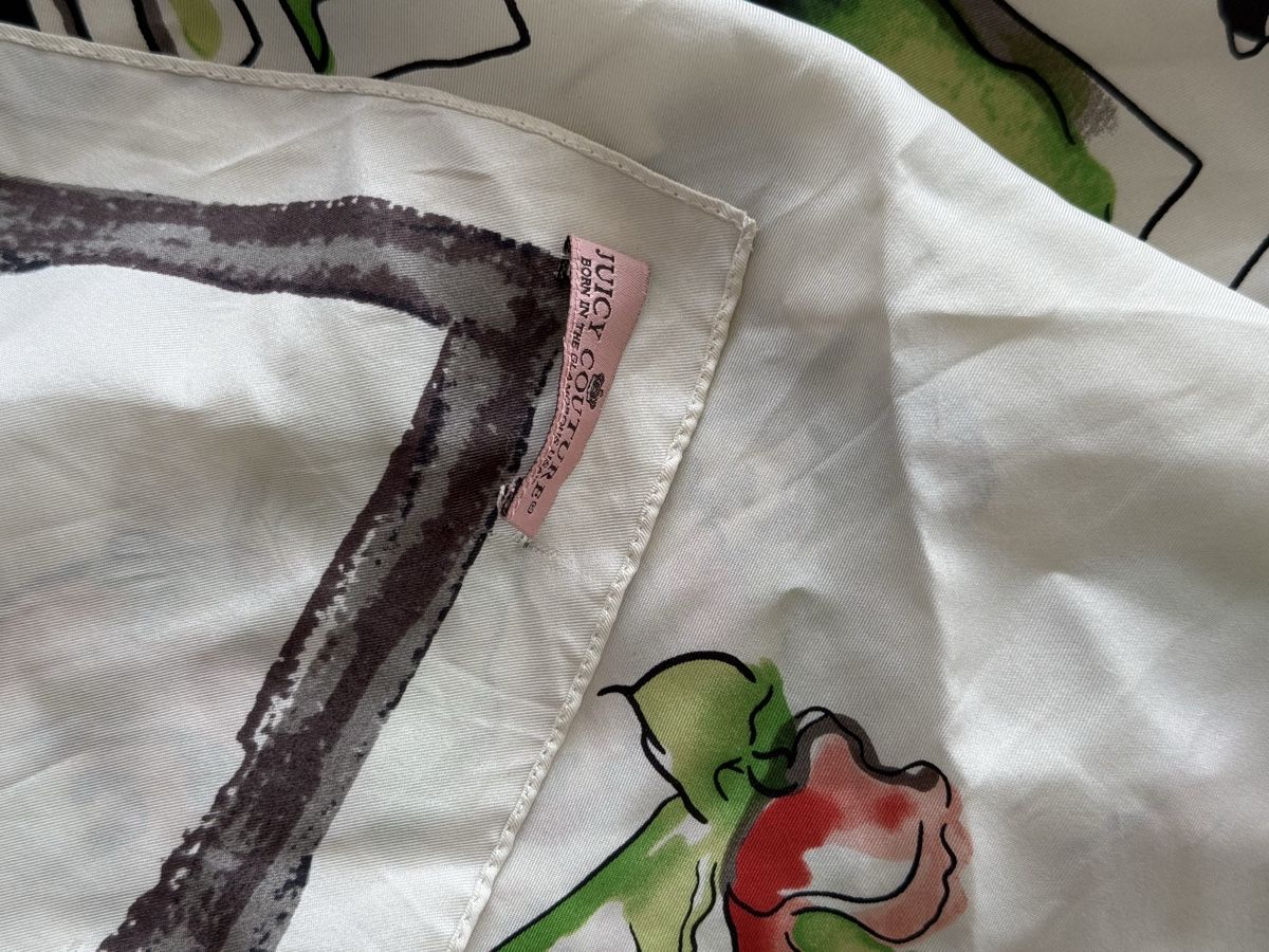 Juicy Couture Foulard & Sciarpe: Juicy Couture Seidenfoulard – Usato da Oberwil-Lieli venduto da Claudine_1988 3