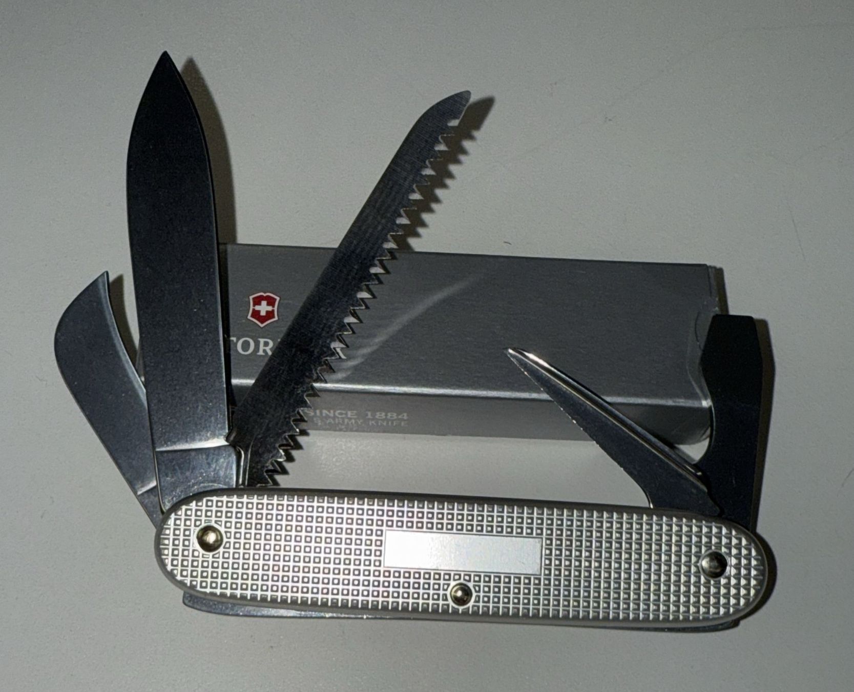 Victorinox Taschenmesser: VICTORINOX SWISS ARMY 7 SACKMESSER – Neu und originalverpackt aus Zürich von  4
