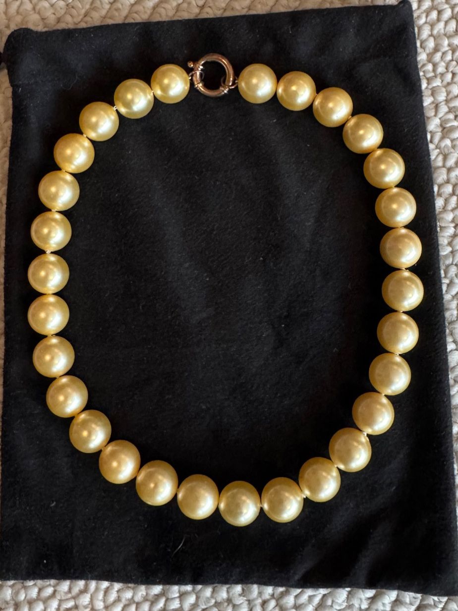 Catenine: Perlenkette goldfarben von Majorica – Usato da ZÜRICH venduto da redhead61