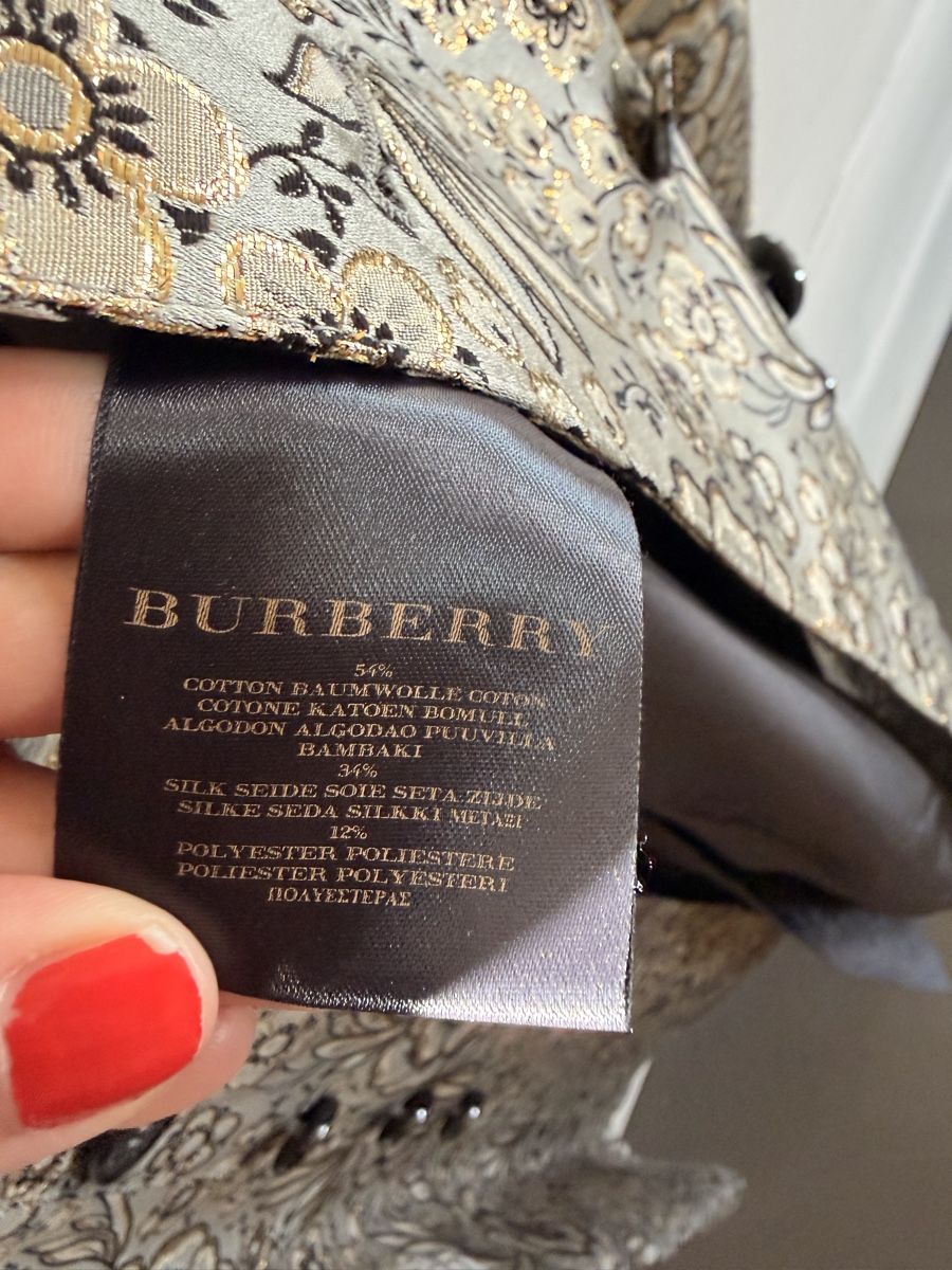 Burberry Mäntel: Burberry Trenchcoat Blumenmuster – Gebraucht aus Teufen AR von florianreiser 3