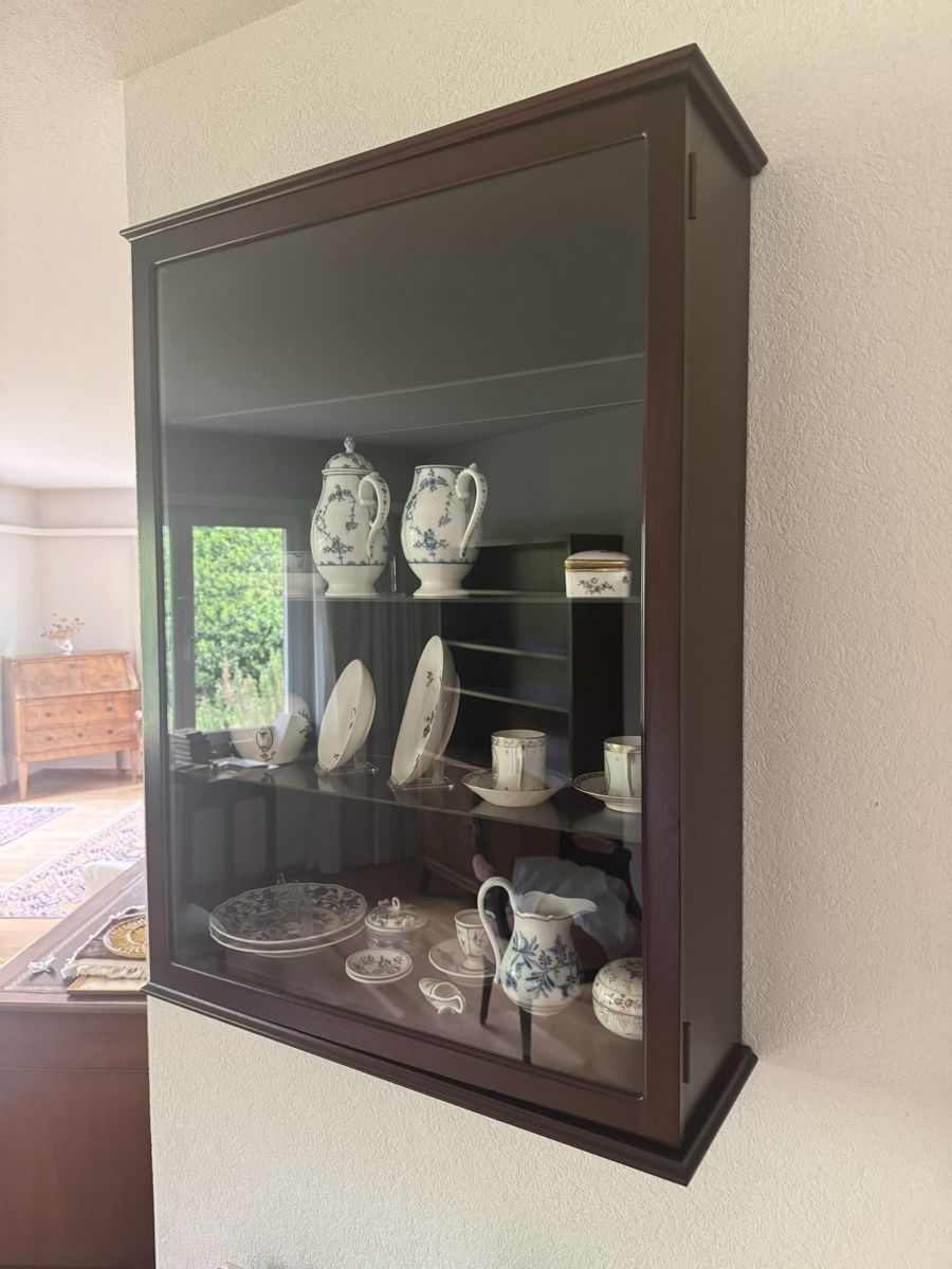 Vetrine: Holz Vitrine, furniert  – Usato da Langnau am Albis venduto da pla_2vk5 1