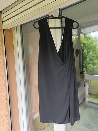 Robe noire courte achetée en Espagne ZARA 