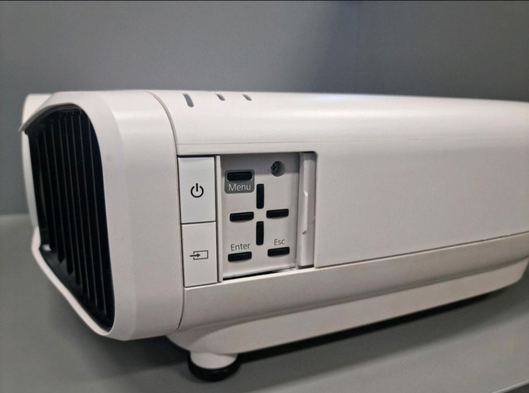 Epson Vidéoprojecteurs: Epson Beamer EH-TW9200W – D'occasion à Seengen par Fb0 1