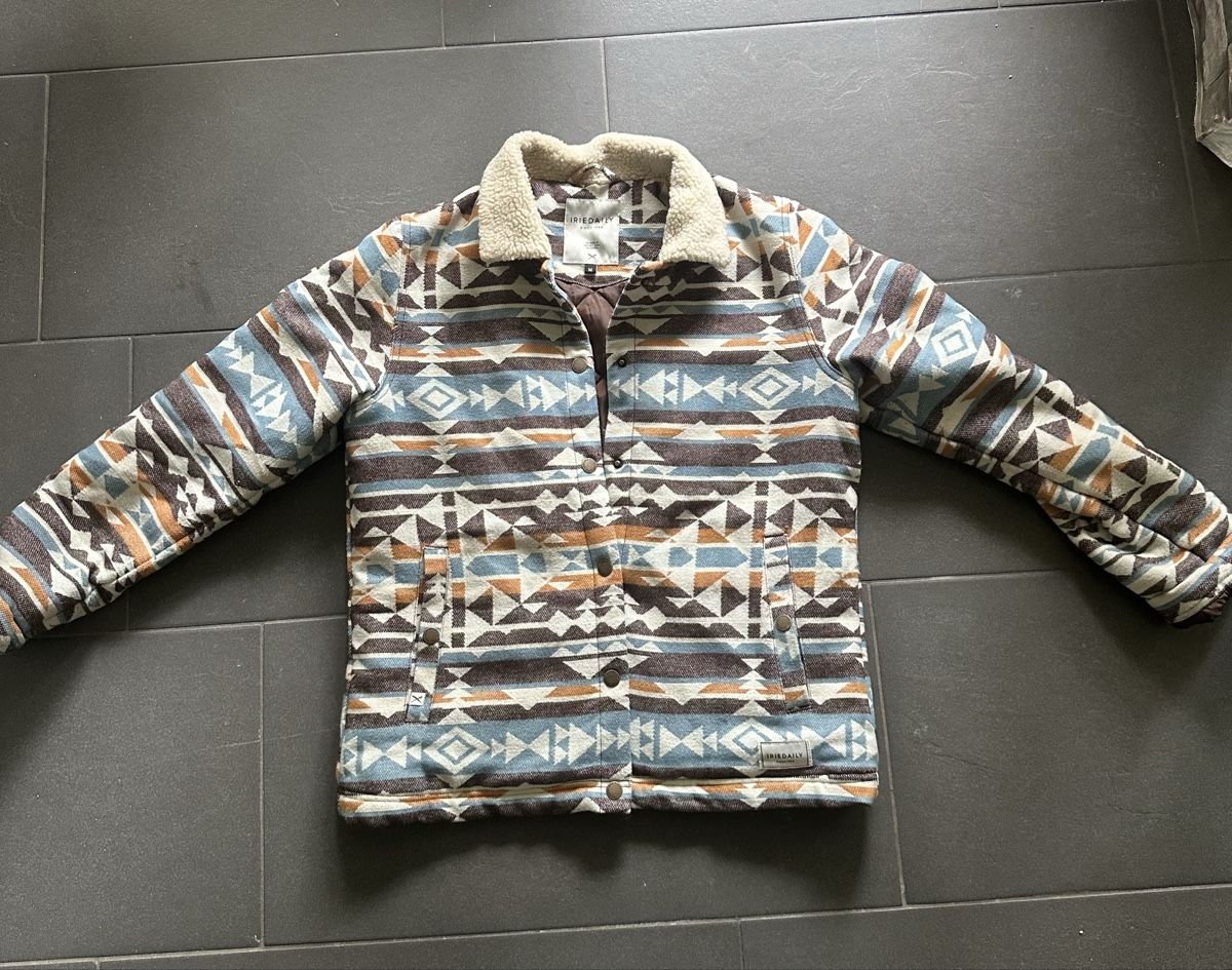 Iriedaily Giacche: Iriedaily Jacke Grösse M Ethno-Muster mit Sherpafutter  – Usato da Aarau Rohr venduto da noe_nwb7