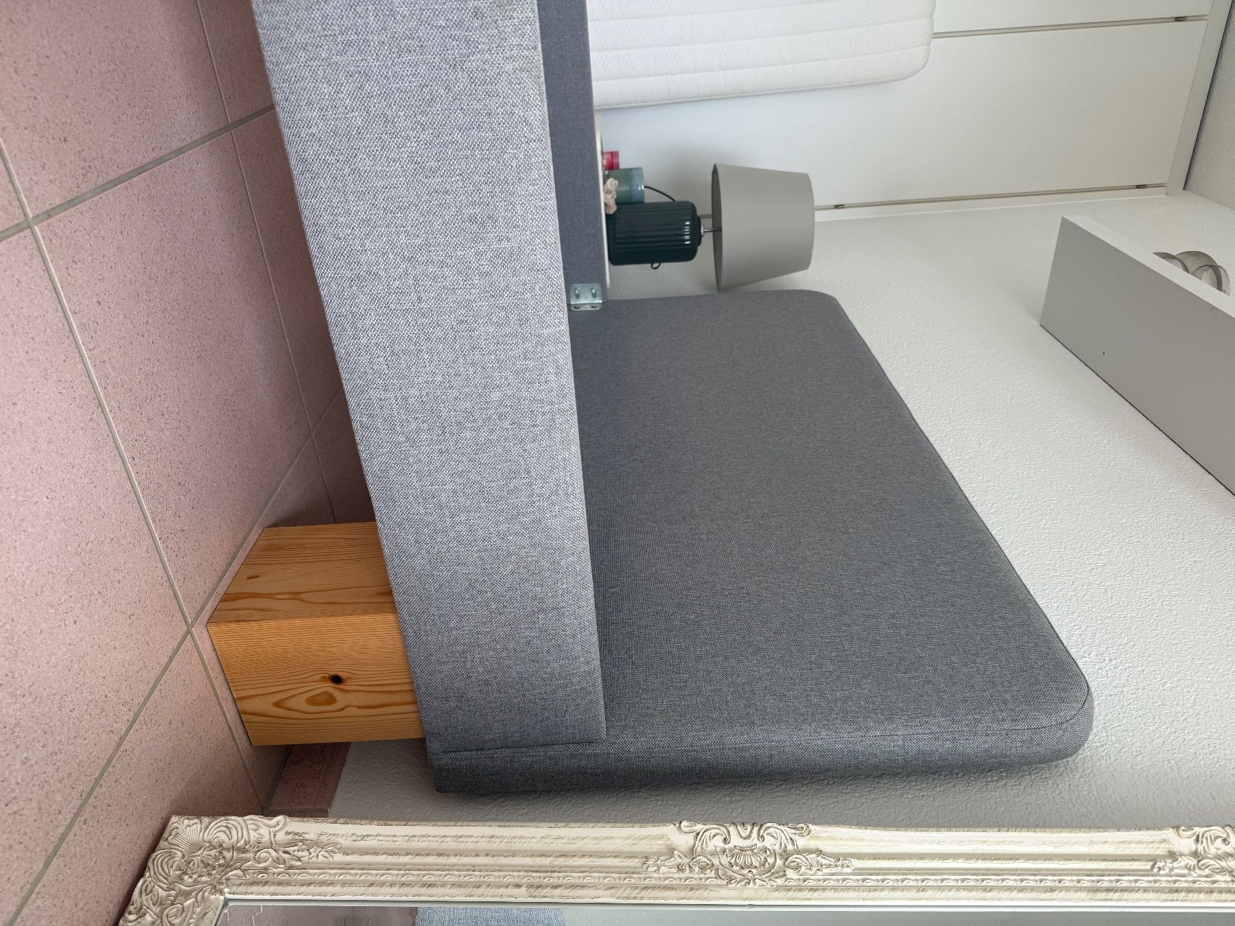 Pfister Letti: graues Bett von Pfister – Usato da Luzern venduto da Julia-oberholzer 2