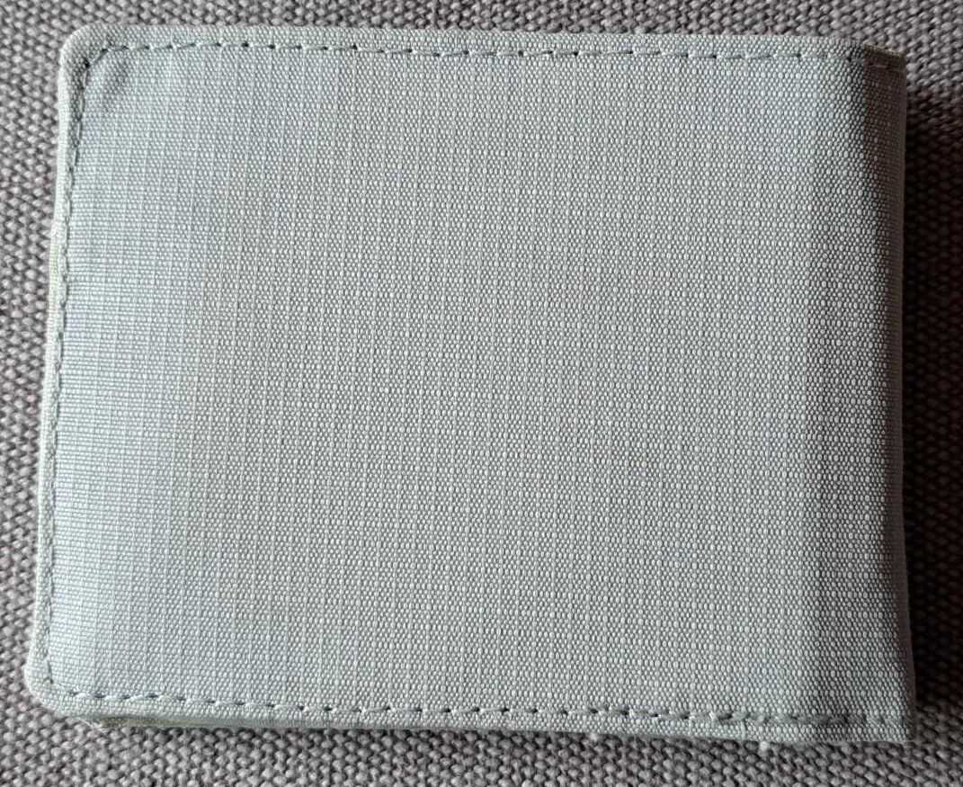 Portafogli: Eagle Creek Stash RFID Bi-Fold Geldbeutel – Usato da Langnau i. E. venduto da Trabant03 3