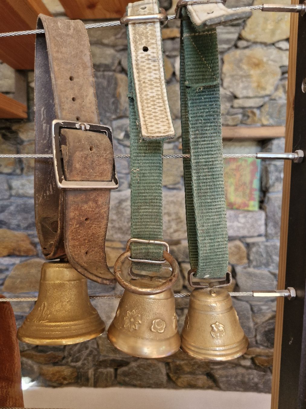 Cloches & sonnailles: Ziegen-Schafglöggli  – D'occasion à Guarda par rue_bpd7