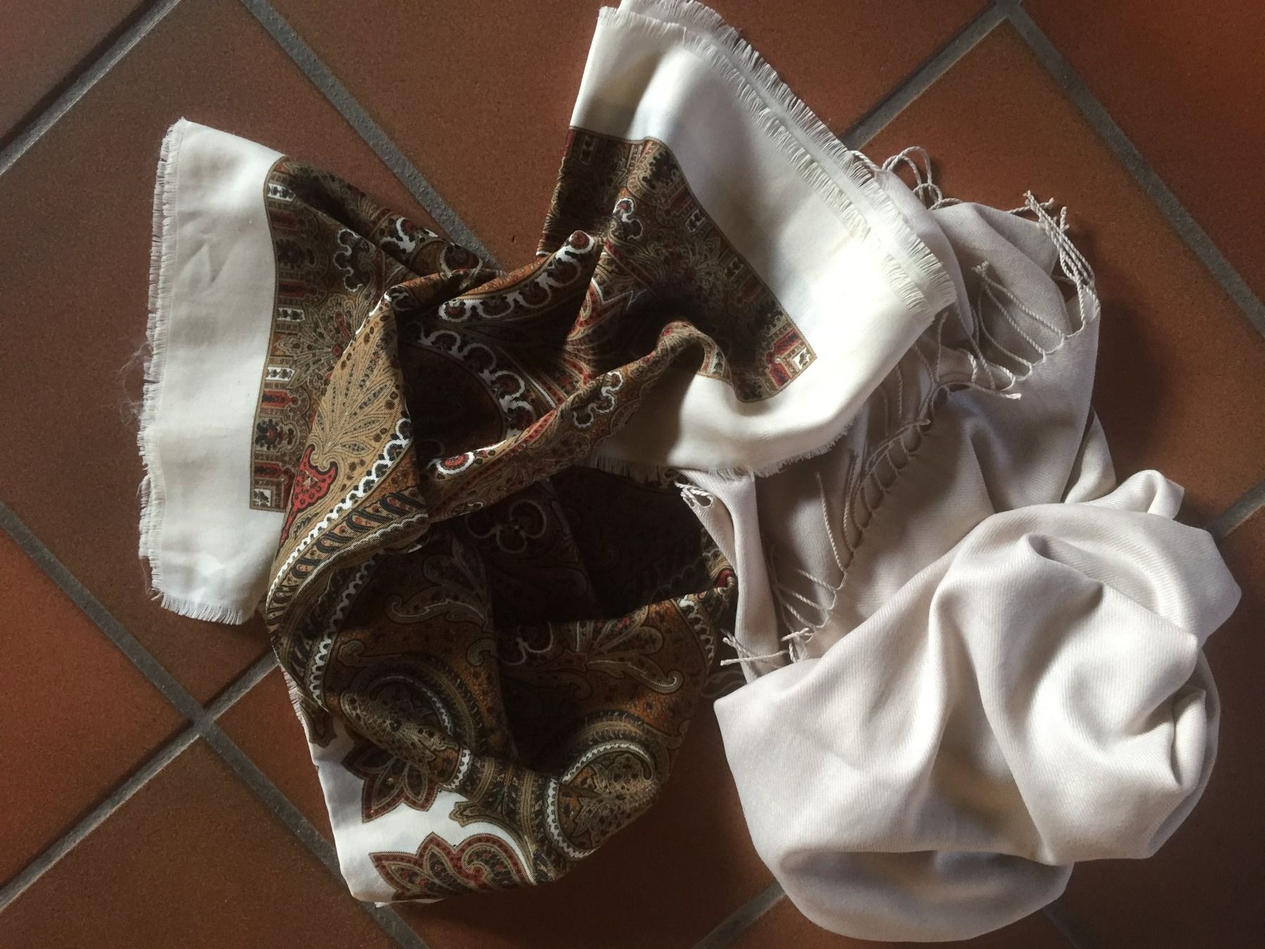 Foulards, Tücher & Schals: 2 Schals neuwertig – Gebraucht aus Heimenschwand von marlies-033 2