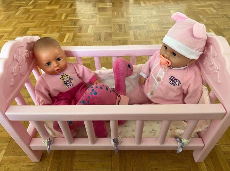 Bambole: Puppenbett mit Puppen – Usato da Zürich venduto da Abrar123 4