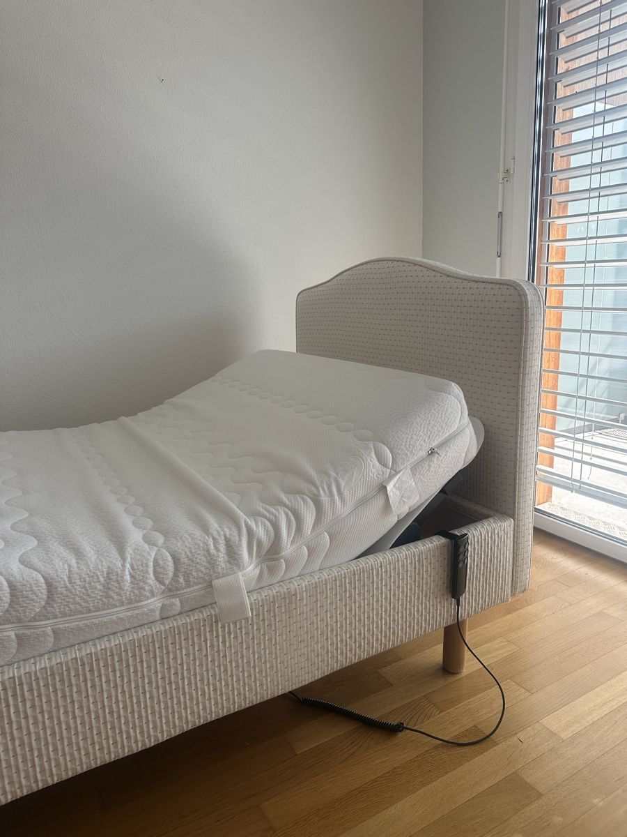 Letti: Elektr. verst. Einzelbett inkl. hochwertiger Matratze – Usato da Masein venduto da mar_hsd7 2