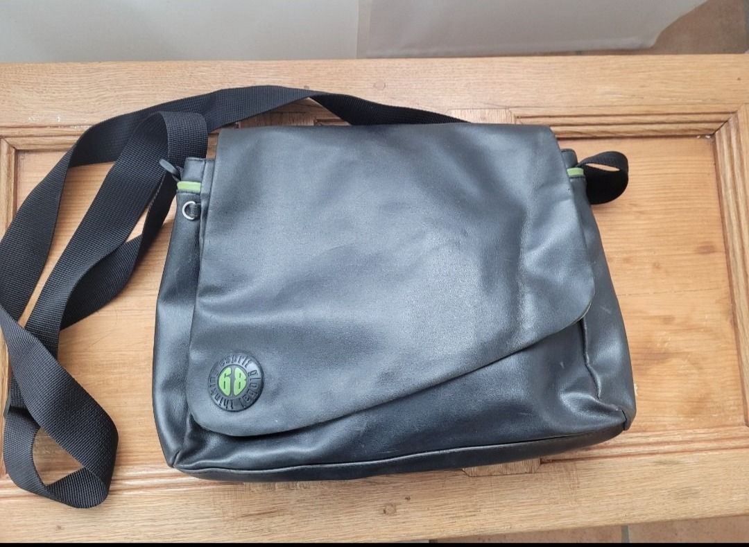 Esprit Sacs femmes: Umhängetasche von Esprit – D'occasion à Neuhausen par eliana2