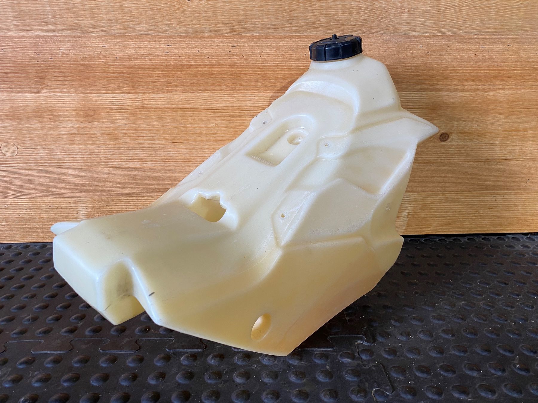 KTM Accessori per altri veicoli: KTM Tank 11li – Usato da Bichelsee venduto da Johler_Design