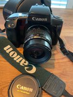 Canon EOS 100 Kamera mit Objektiv