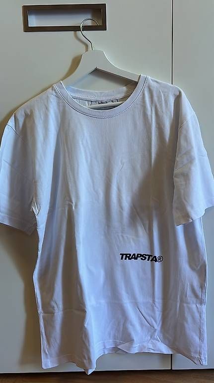T-shirt: Maglietta Trapstar – Usato da Riva San Vitale venduto da ame_rtg5 1