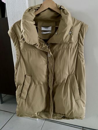 Steppweste Bershka beige Farbe Grösse L guter Zustand