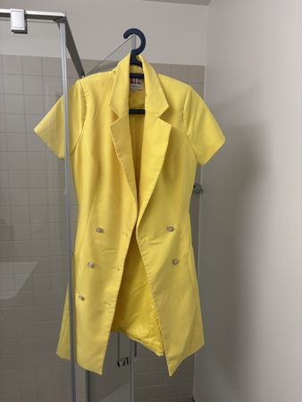Veste jaune taille 36 boutonDetailsNEUF