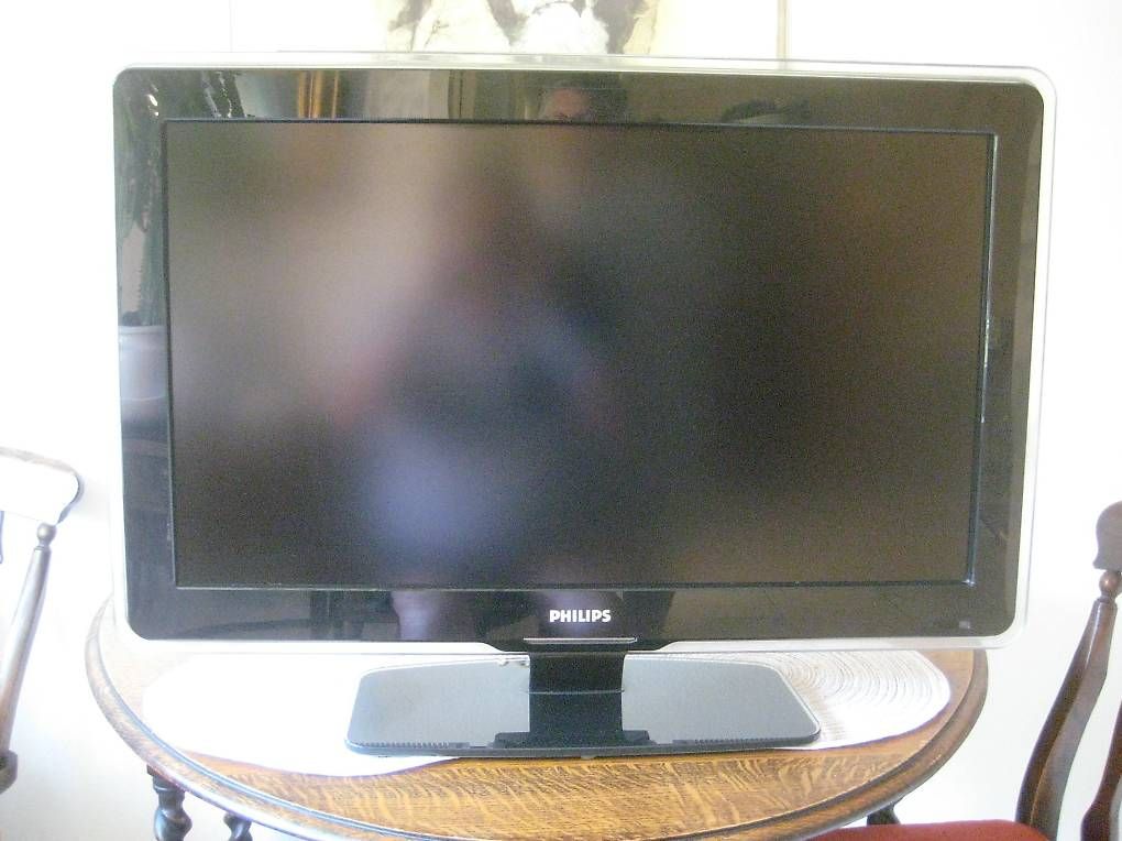 Televisori: Philips LCD, 82 cm, Tip-Top in Ordnung – Usato da Horgen venduto da pet_n5kr