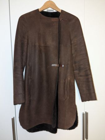 Akris punto braun Lammfell / shearling Mantel CH 34/36