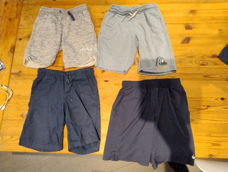 Lot de shorts et pantalons