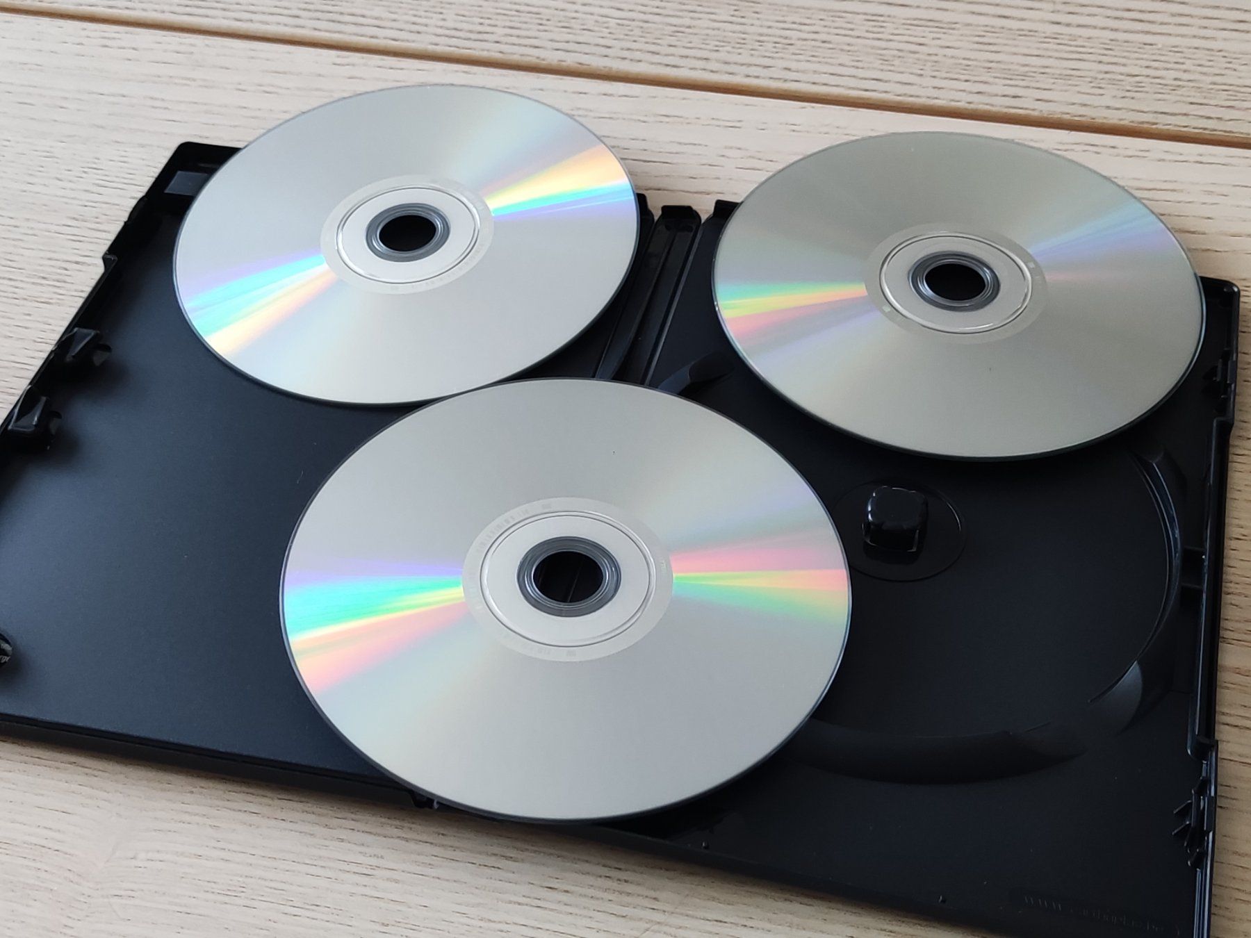 Tutti i DVDs: Space Wars – 3 Sci-Fi Filme Box – Usato da Schaffhausen venduto da philscardstore 3