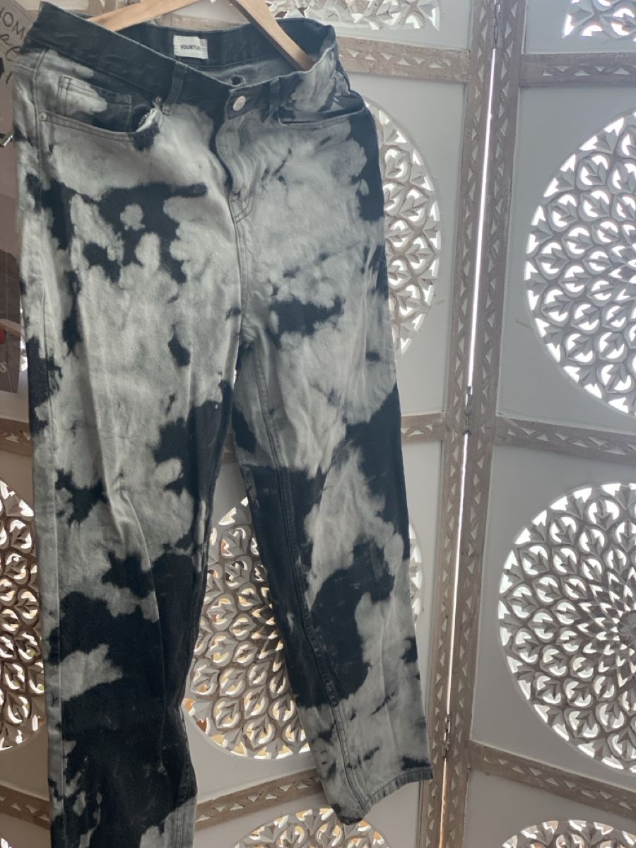 Jeans: Coole MOM Jeans mit Batikmuster, Grösse 30/32 – Gebraucht aus Birsfelden von Yakari69