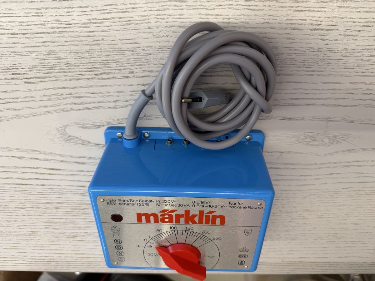 Märklin Trains électriques: Märklin 6631 Transformator 30VA – D'occasion à Lupsingen par New-Haven 1