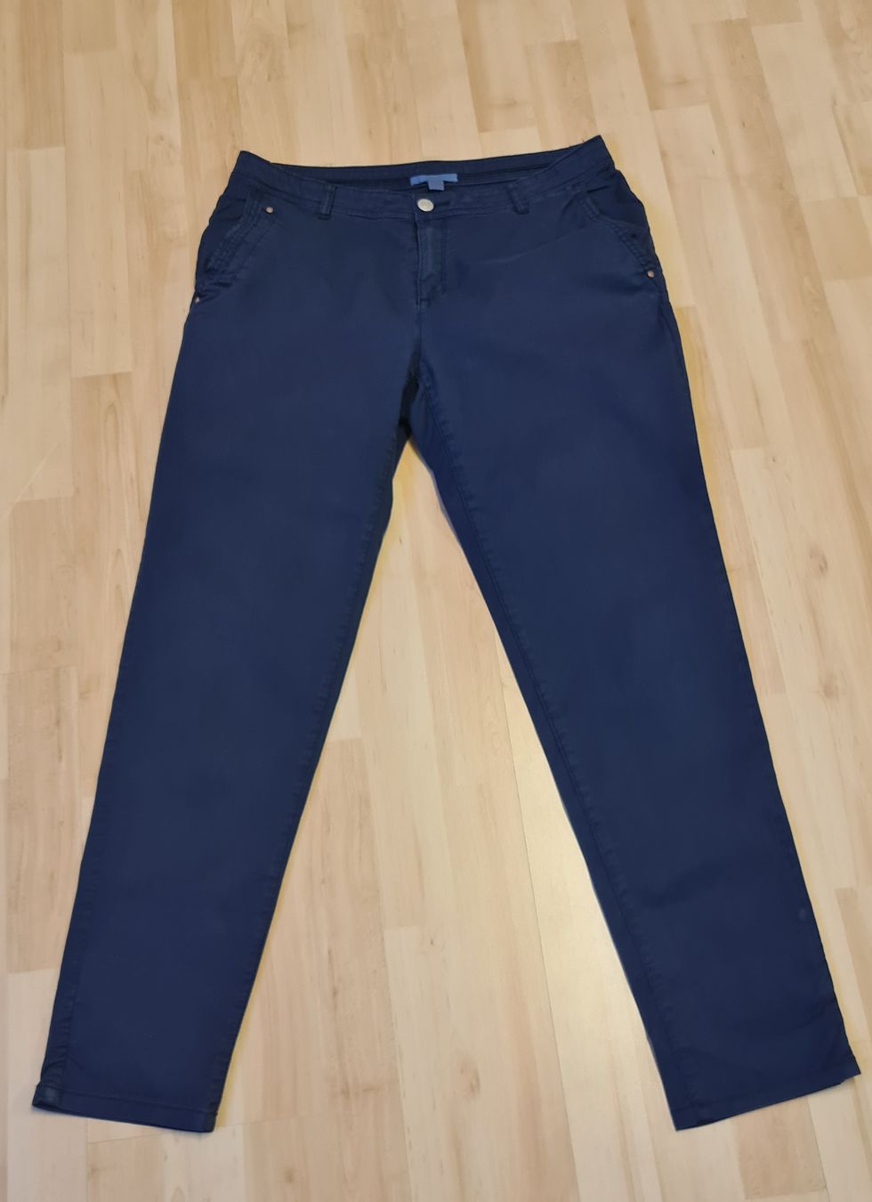 Esprit Pantaloni: Esprit Chinohose Gr. 38/30 – Usato da Ennetbaden venduto da lili2003