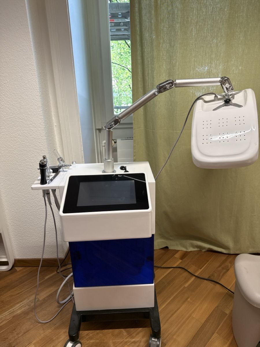 Attrezzature mediche: Kosmetigerät  – Usato da Adligenswil venduto da Criolla25