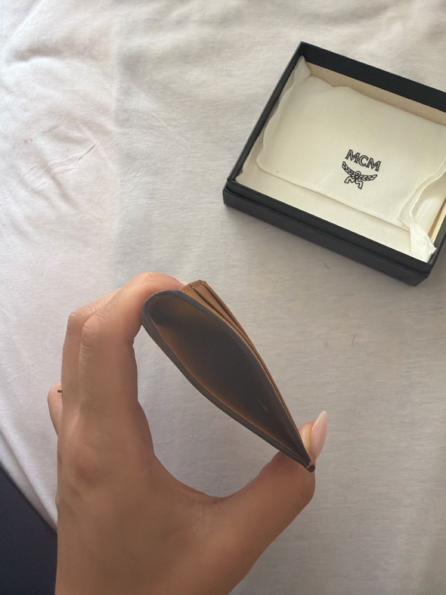 Mcm Portafogli: MCM Card Holder Cognac Monogram Leather – Nuovo (secondo la descrizione) da Niedergösgen venduto da mel_jbt7 2