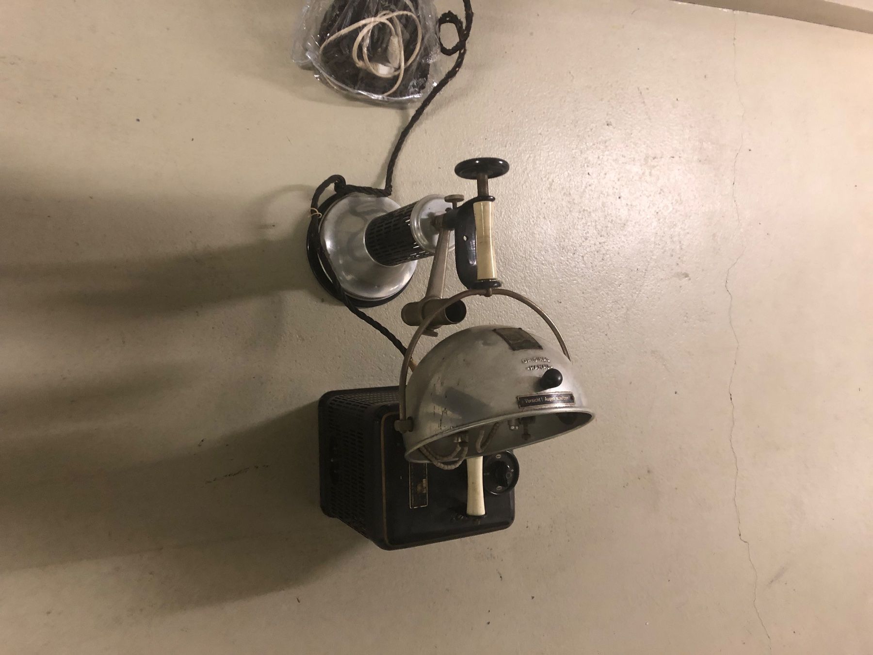 Lampes: Rare lampe original Hanau – D'occasion à petit lancy par FerreiraLuis