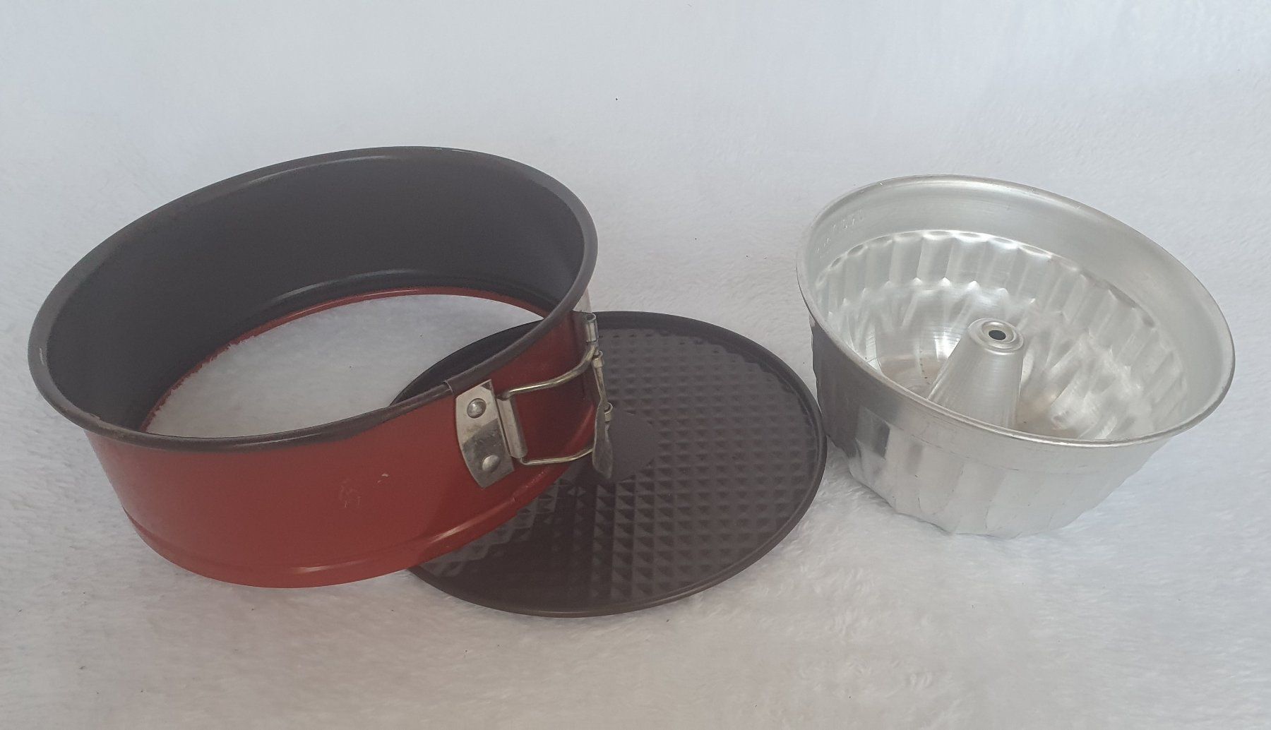 Teglie da forno: 2 kleine Backformen - Springform und Gugelhupf – Usato da Auw venduto da beretta1966 3