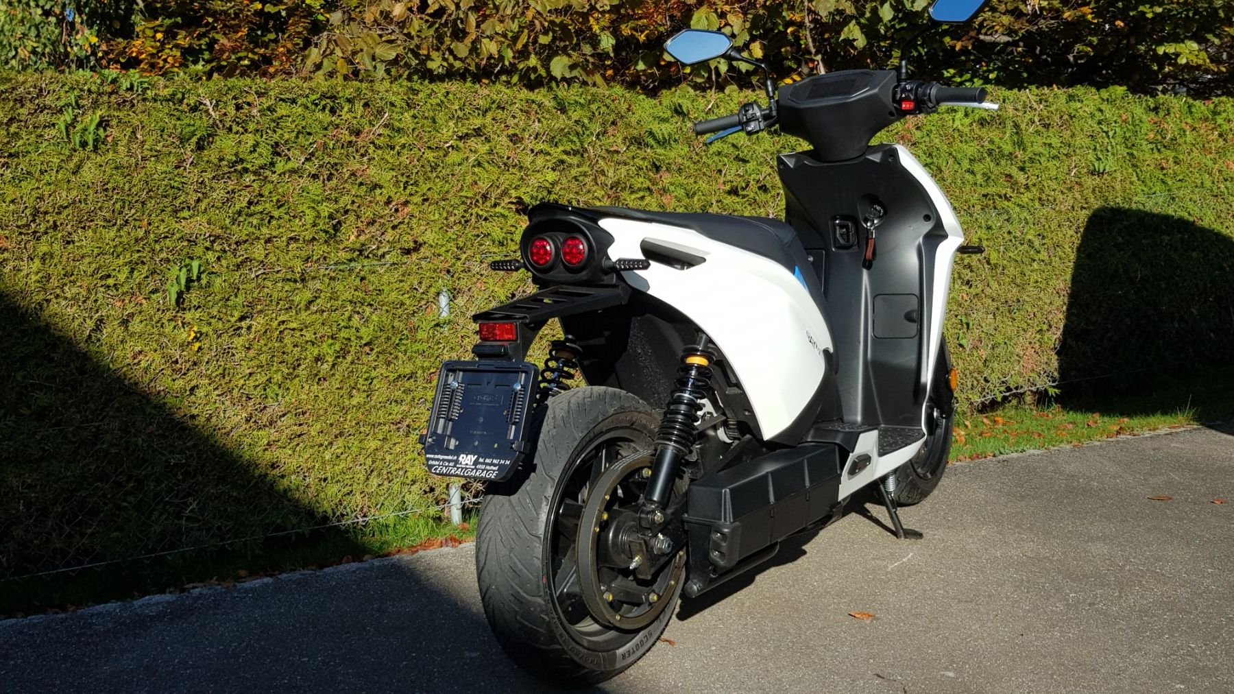 Veicoli elettrici: Elektroroller RAY 7.7 Schnäpchen! – Usato da Huttwil venduto da gropsuhu 1