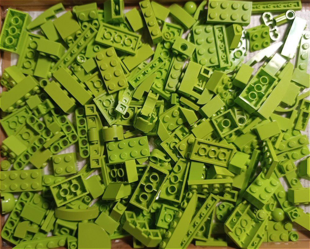 Lego Baukästen: LEGO 180 Verschiedene Grüne Lime Teile -D80 – Gebraucht aus Morges von cardeman61