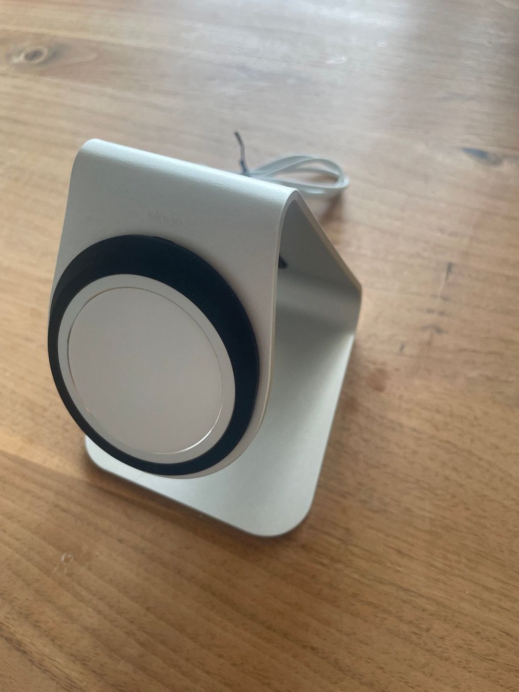 Apple Portables: Iphone Halterung mit Ladefunktion – Neuf (Voir description) à Winterthur par fishkopp