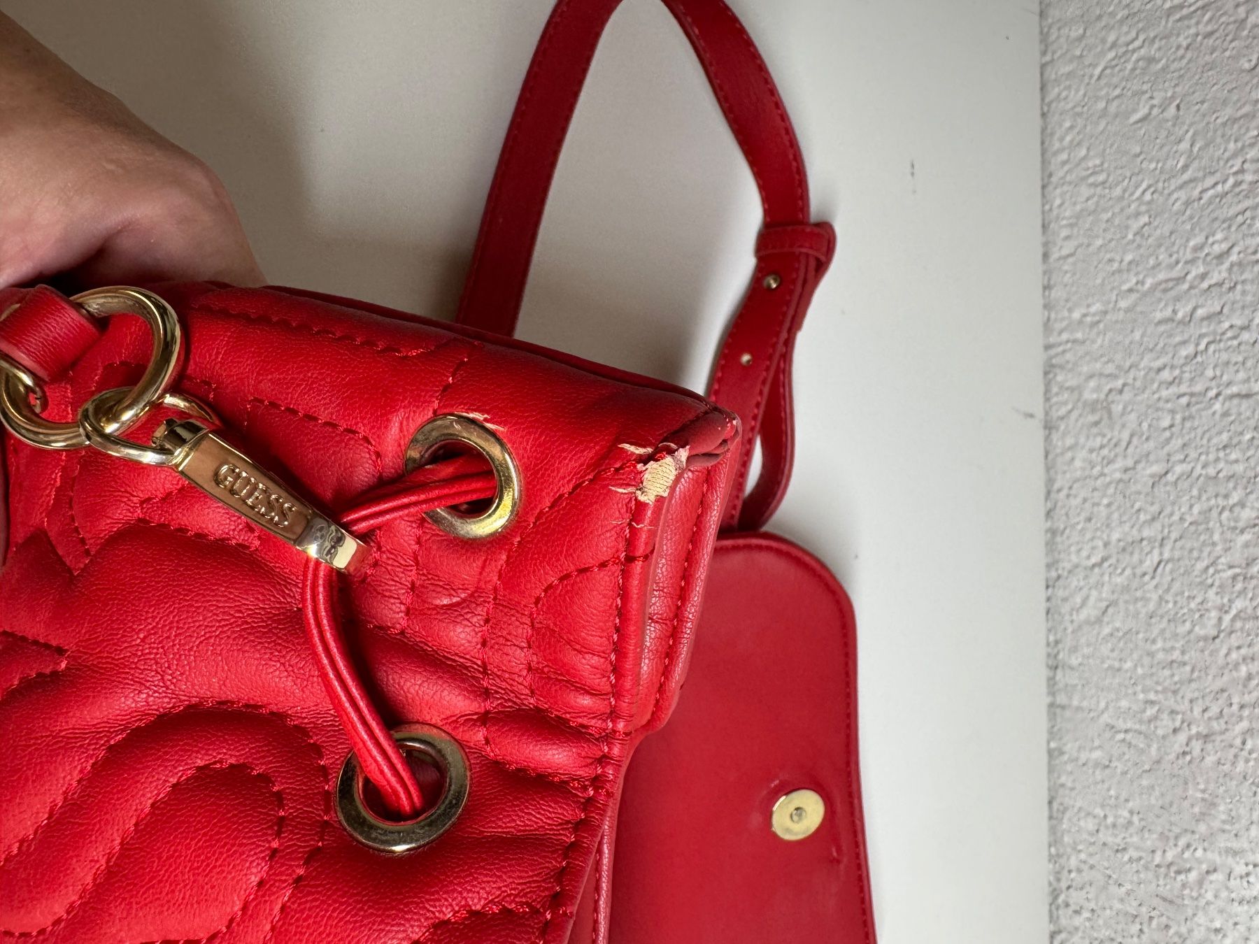 Guess Zaini: Roter Rucksack von Guess – Usato da Grosswangen venduto da shoes.bags.and.co 4