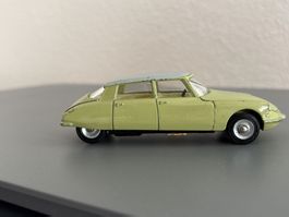 Schönes Sammler-Spielzeugauto Citroën DS
