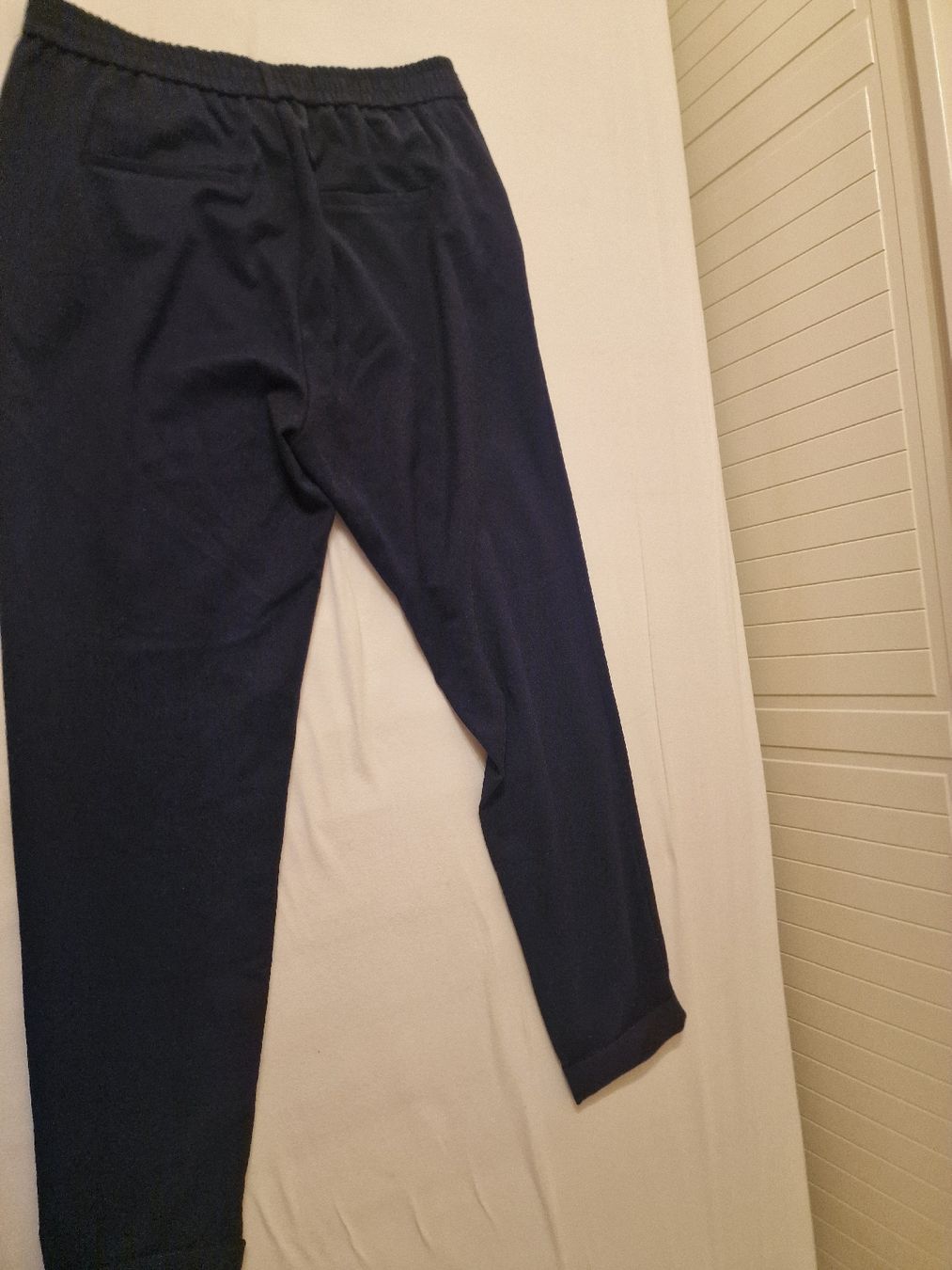 Vero Moda Pantaloni: Dunkelblaue Stoffhose, Vero Moda – Usato da Winterthur venduto da Winti1993 1
