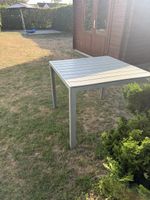 Tisch 90x90 grau neu