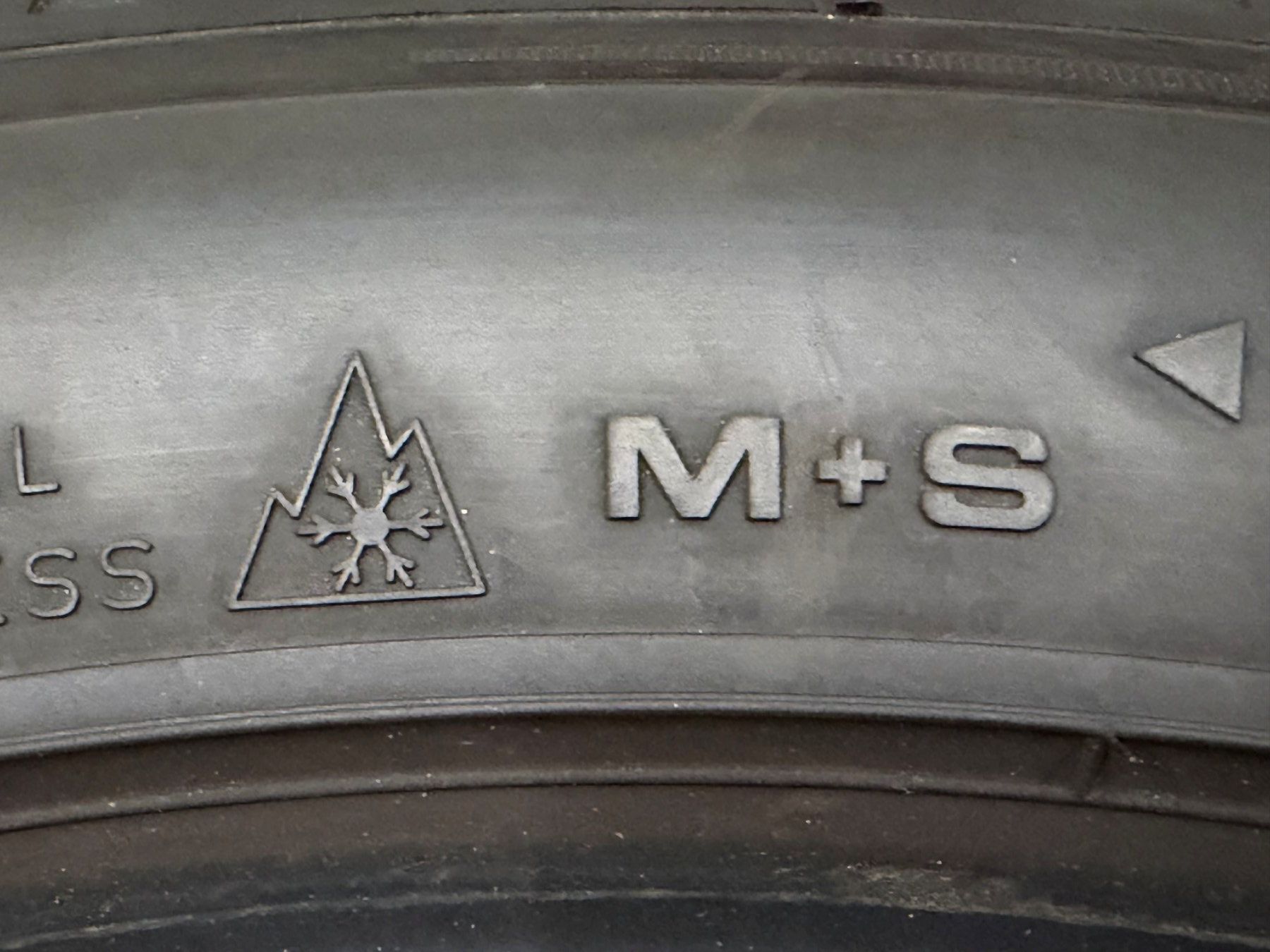 Goodyear Pneumatici & Ruote complete: Winterpneus 20" / Goodyear – Usato da Schönried venduto da Bahnhofgarage-Haldi 4