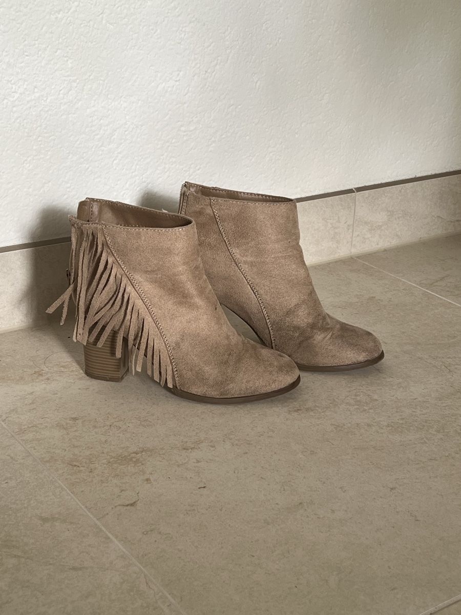 Scarpe da donna: Boots mit Fransen, Grösse 38, Herbststiefel, Cowboy – Usato da Lostorf venduto da Inga_r