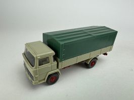 Magirus D 100 Pritschenwagen h-gelbgrau