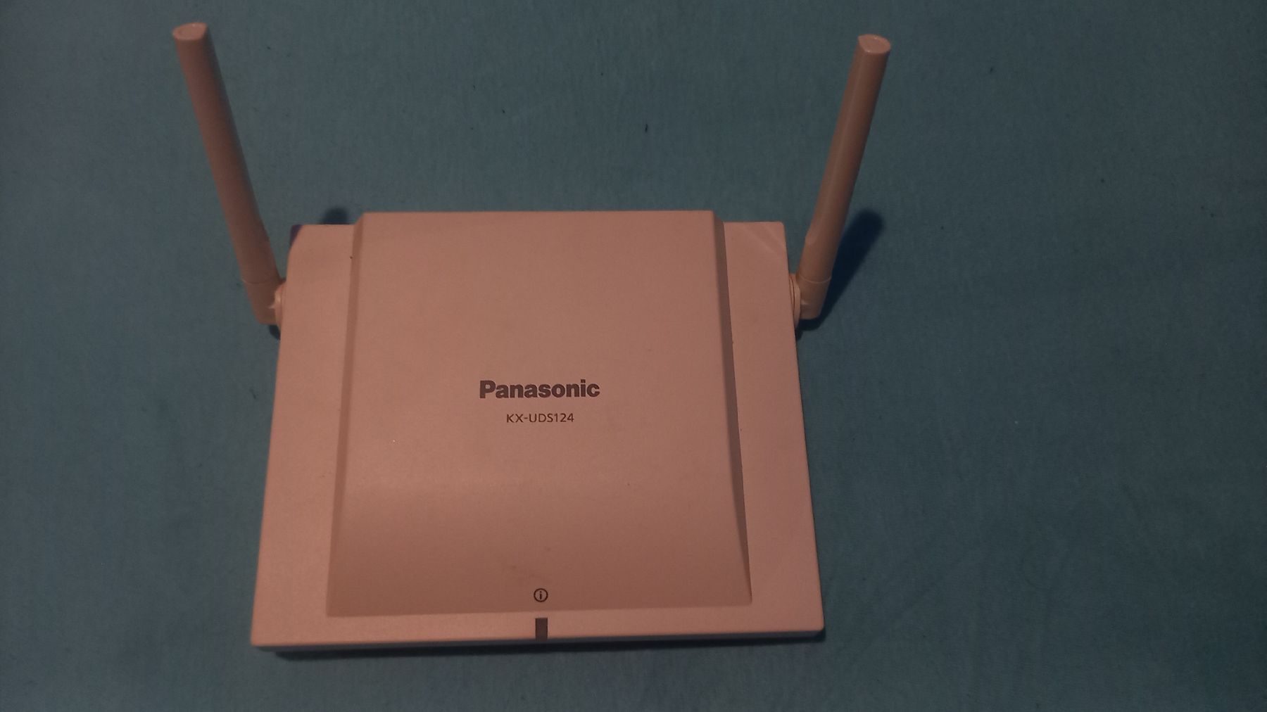 Panasonic Telefoni: Panasonic KX-UDS124CE DECT-Basisstation IP-DECT, VoIP, SIP – Usato da St. Gallen venduto da Bir_Rer