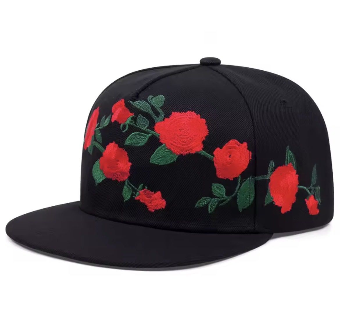 Copricapi, berretti & cappellini: Schwarze Cap mit Rosenmuster, Grösse verstellbar – Nuovo e nell'imballaggio originale da Rorschach venduto da lobosch1