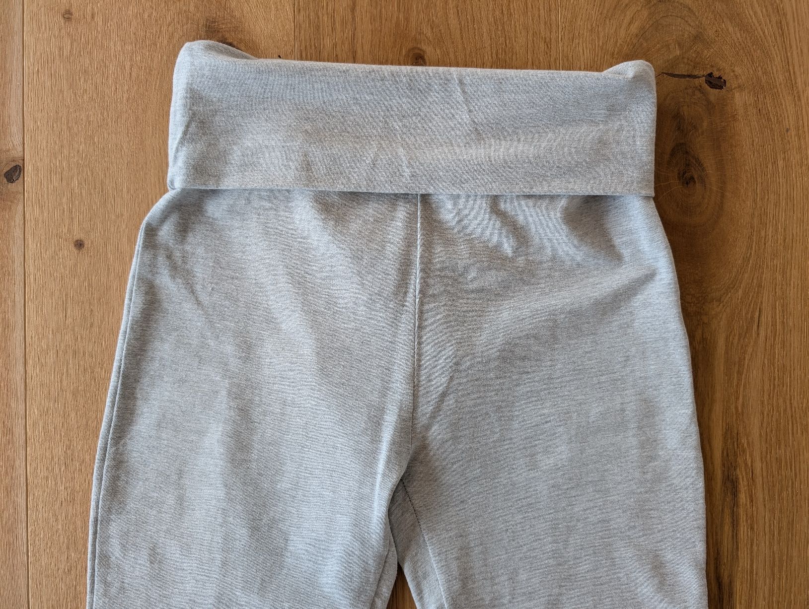 Stradivarius Leggings: graue Stradivarius Schlaghose – Usato da Heiden venduto da kawusch 1