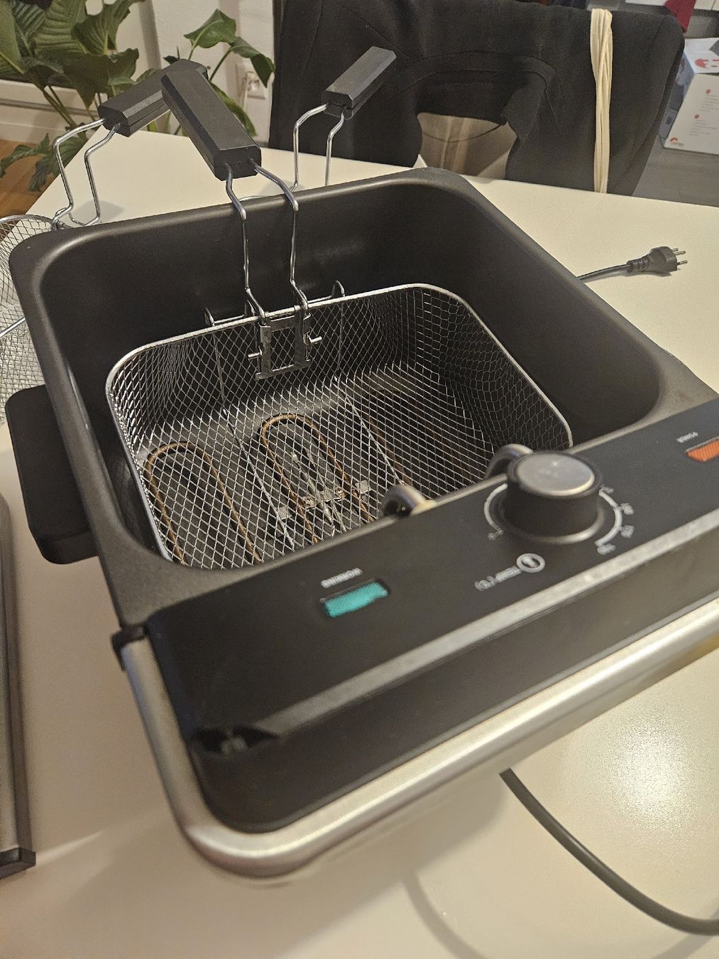 Ohmex Appareils de cuisine: Friteuse électrique 5 litres – D'occasion à Nyon par ali_l72q 3
