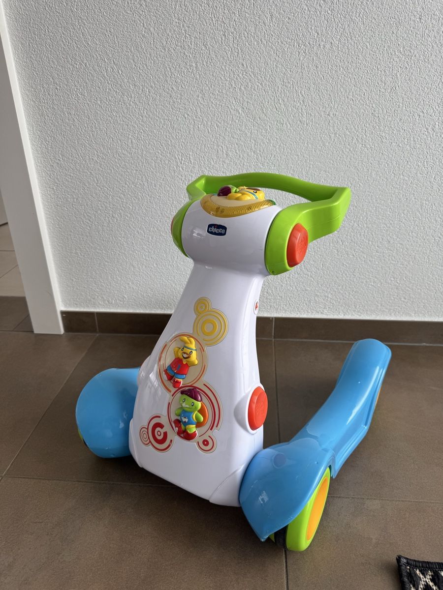 Chicco Veicoli per bambini: Chicco Lauflernhilfe – Usato da Grabs venduto da mylinh.nguyen95