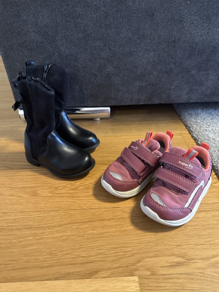 Scarpe per ragazze: Mädchenschuhe Gr. 21 – Usato da Döttingen venduto da mar_6vv7