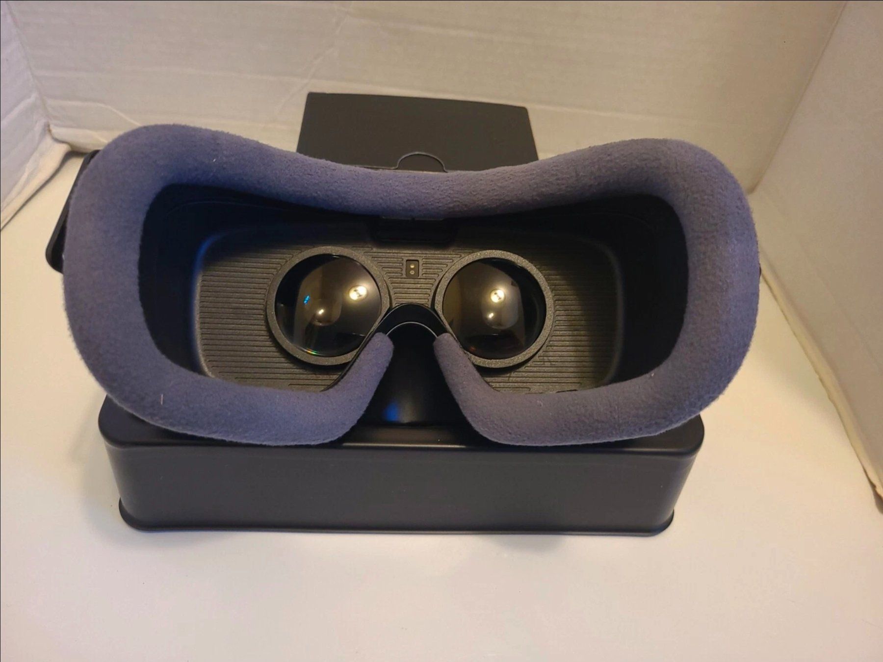 Samsung VR Brille: Samsung Gear VR mit Controller neu – Gebraucht aus Zürich von Pancake187 5