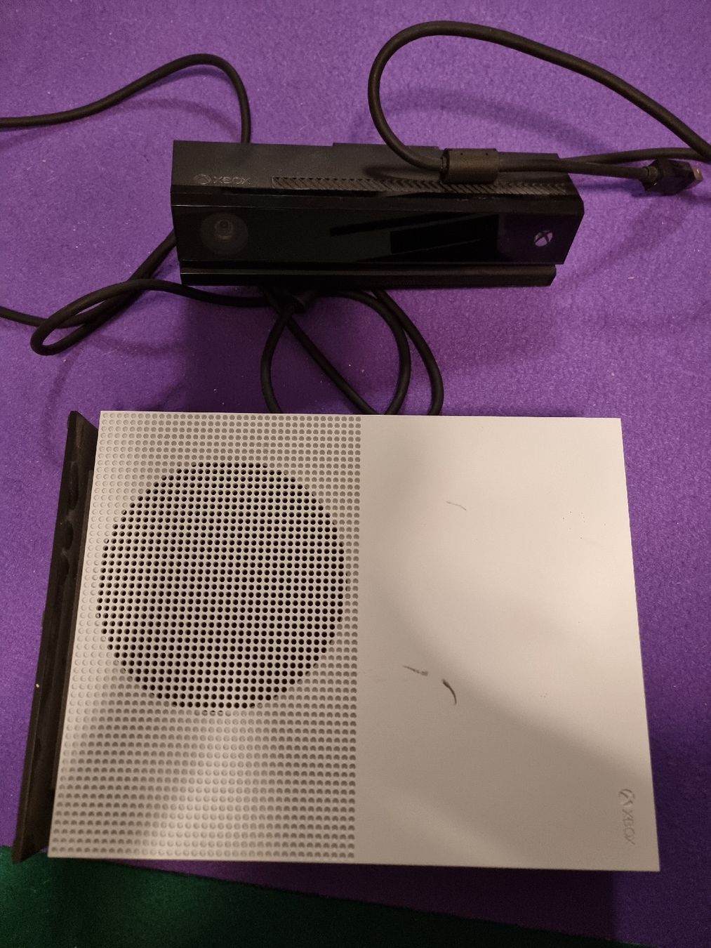 Microsoft Konsolen: Xbox One S Console with Kinect Sensor – Gebraucht aus Basel von non_r5rm