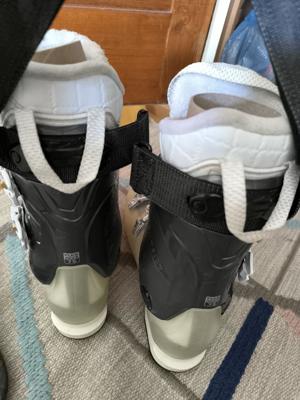 Scarpe da donna: Wom's Ski boots Dalbello Mantis, Flex 75 – Usato da Zürich venduto da kat_v2ph 2